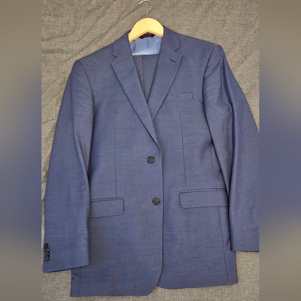 Jos A Bank 40L slim fit suit